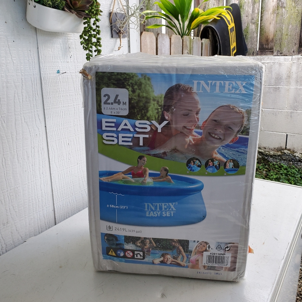 Intex 8x30" easy set pool